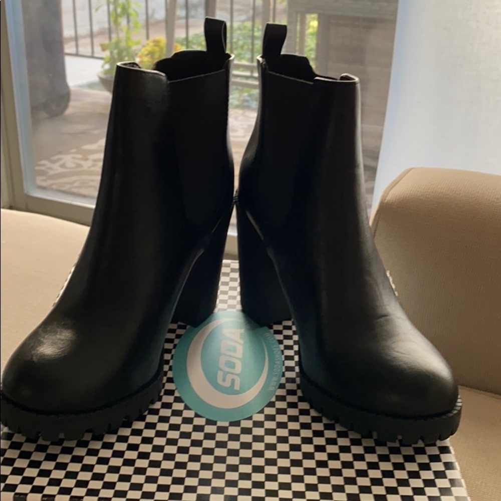 Brand new with tags heeled booties